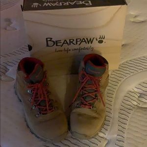 BearPaw Hiking Boots Size 7.5